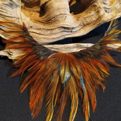 Anne Kalonji Plumassière - Artisan d'art - création de bijoux et de pièces de décoration en plumes naturelles