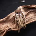 Anne Kalonji Plumassière - Création bijoux en plumes naturelles Collier en plumes de faisan