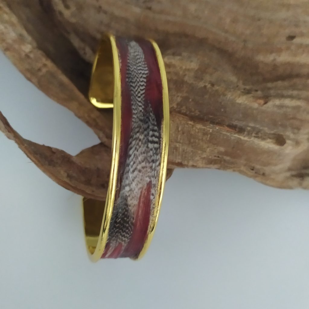 Bracelet-plumes-de-canard-et-de-faisan-dore